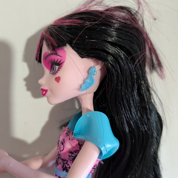 Monster High DracuLaura Doll Dance the Fright Away Dress Bat Earrings 2015 - Picture 6 of 9